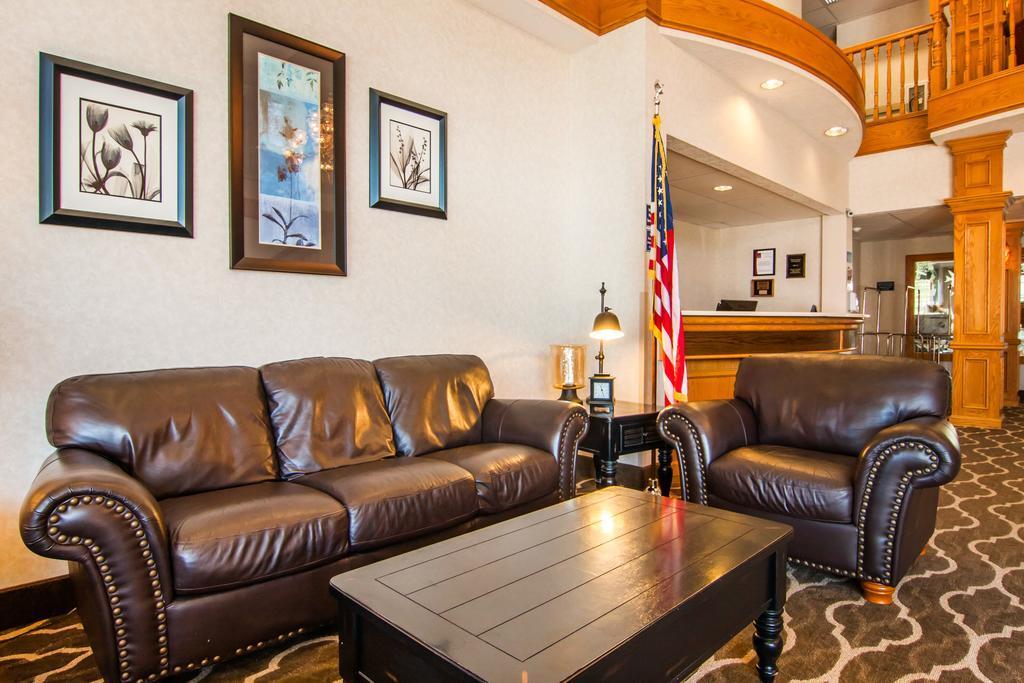 Comfort Suites Salem Esterno foto