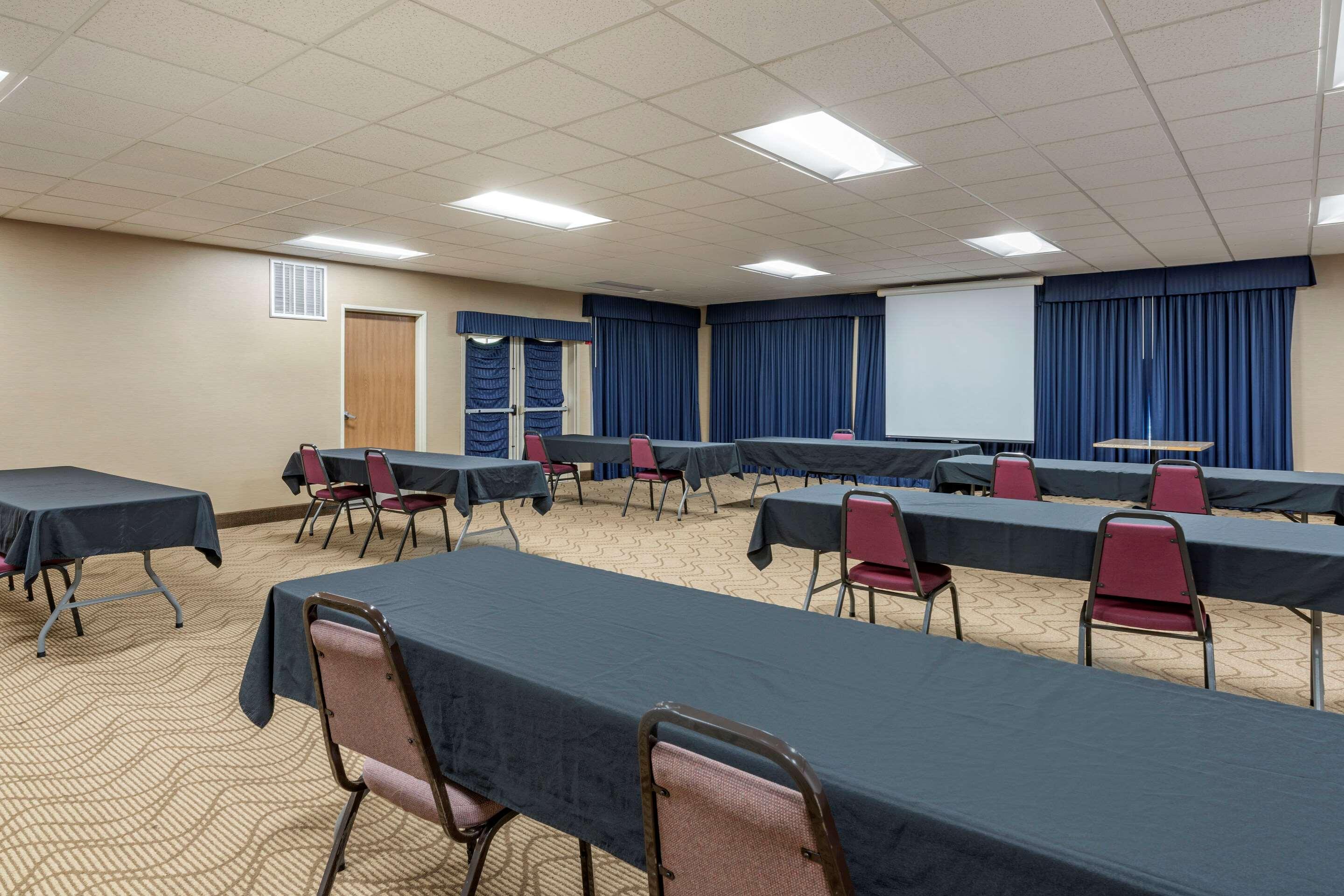 Comfort Suites Salem Esterno foto