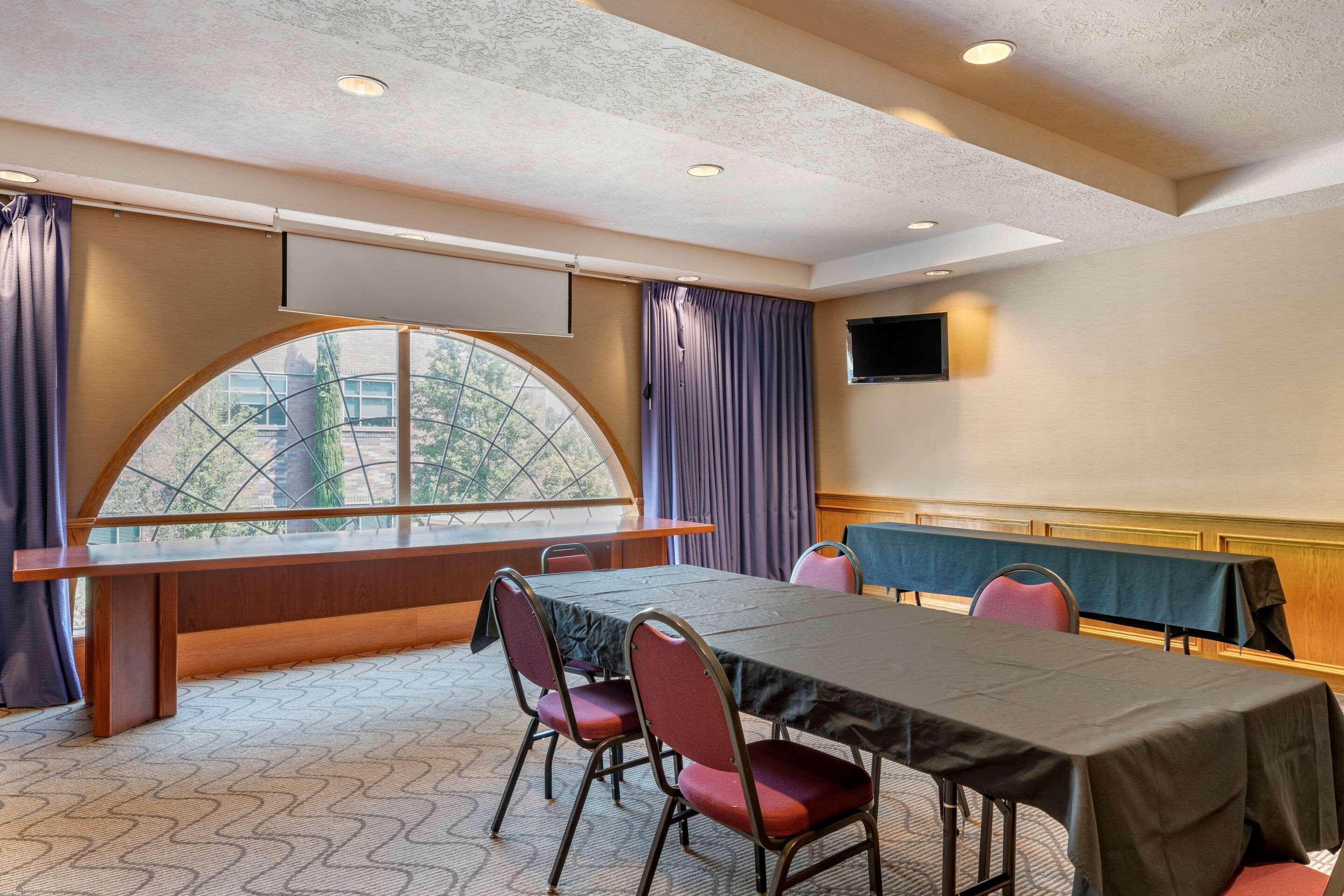 Comfort Suites Salem Esterno foto