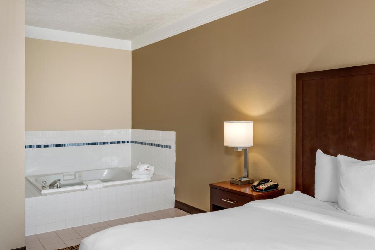 Comfort Suites Salem Esterno foto