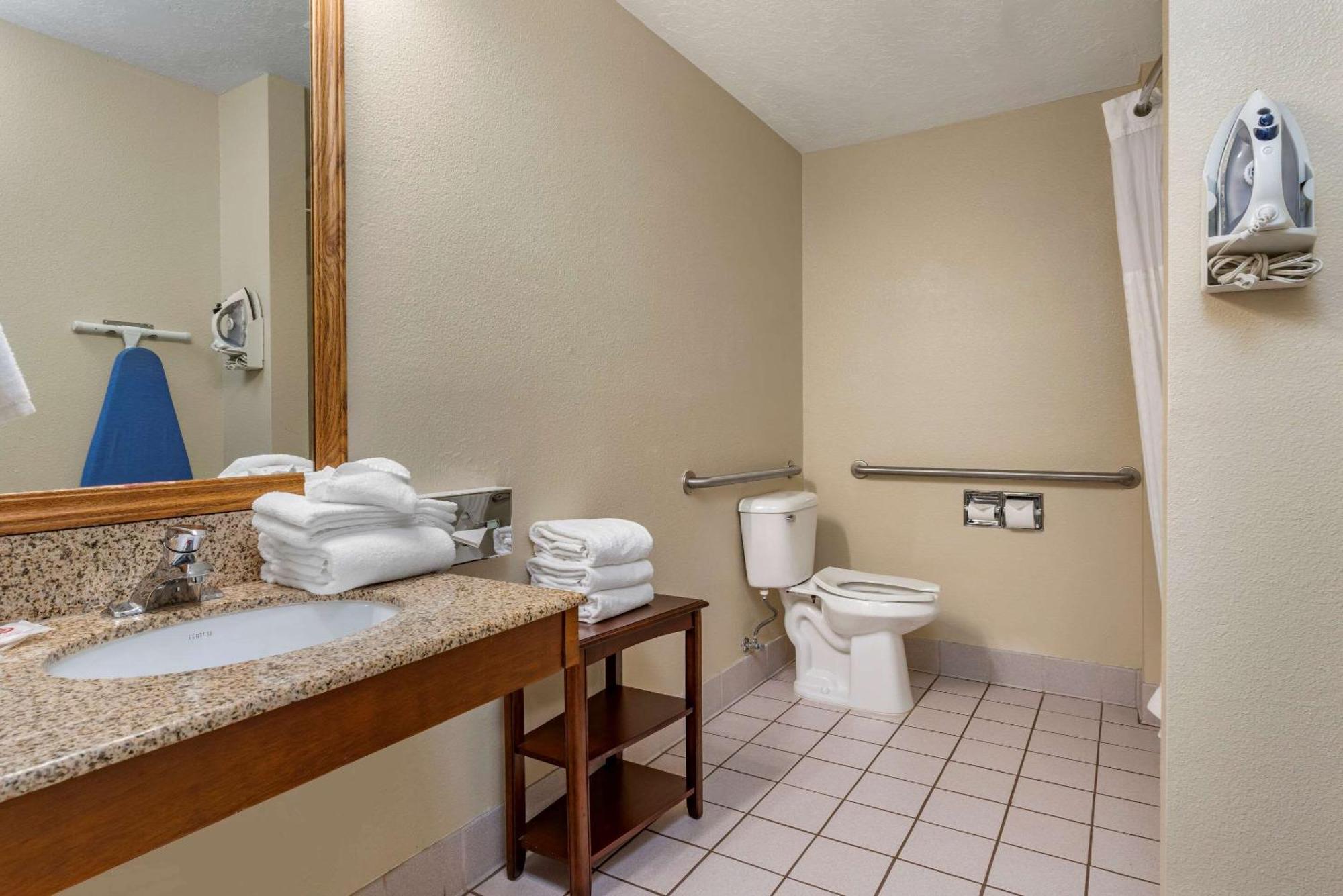 Comfort Suites Salem Esterno foto